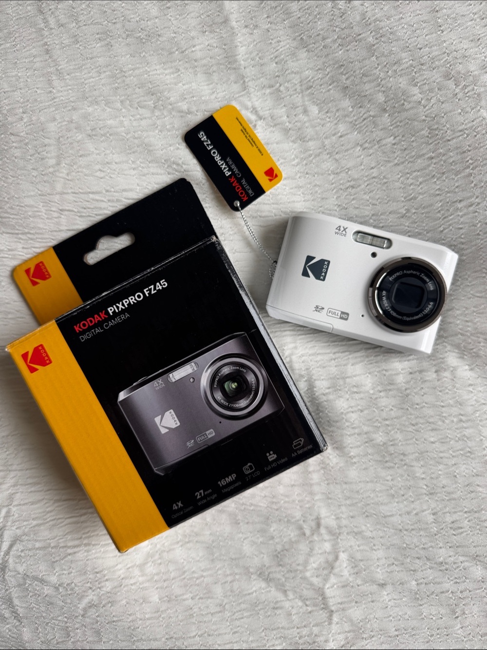 Kodak White Compact Digital Camera with 4x Optical Zoom